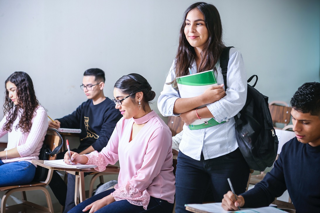 financial aid student choosing the right college